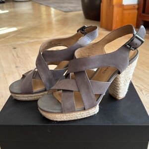 Super cool LUCKY BRAND platform leather sandals